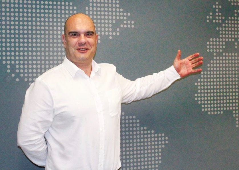 Portrait of Cláudio Fernandes